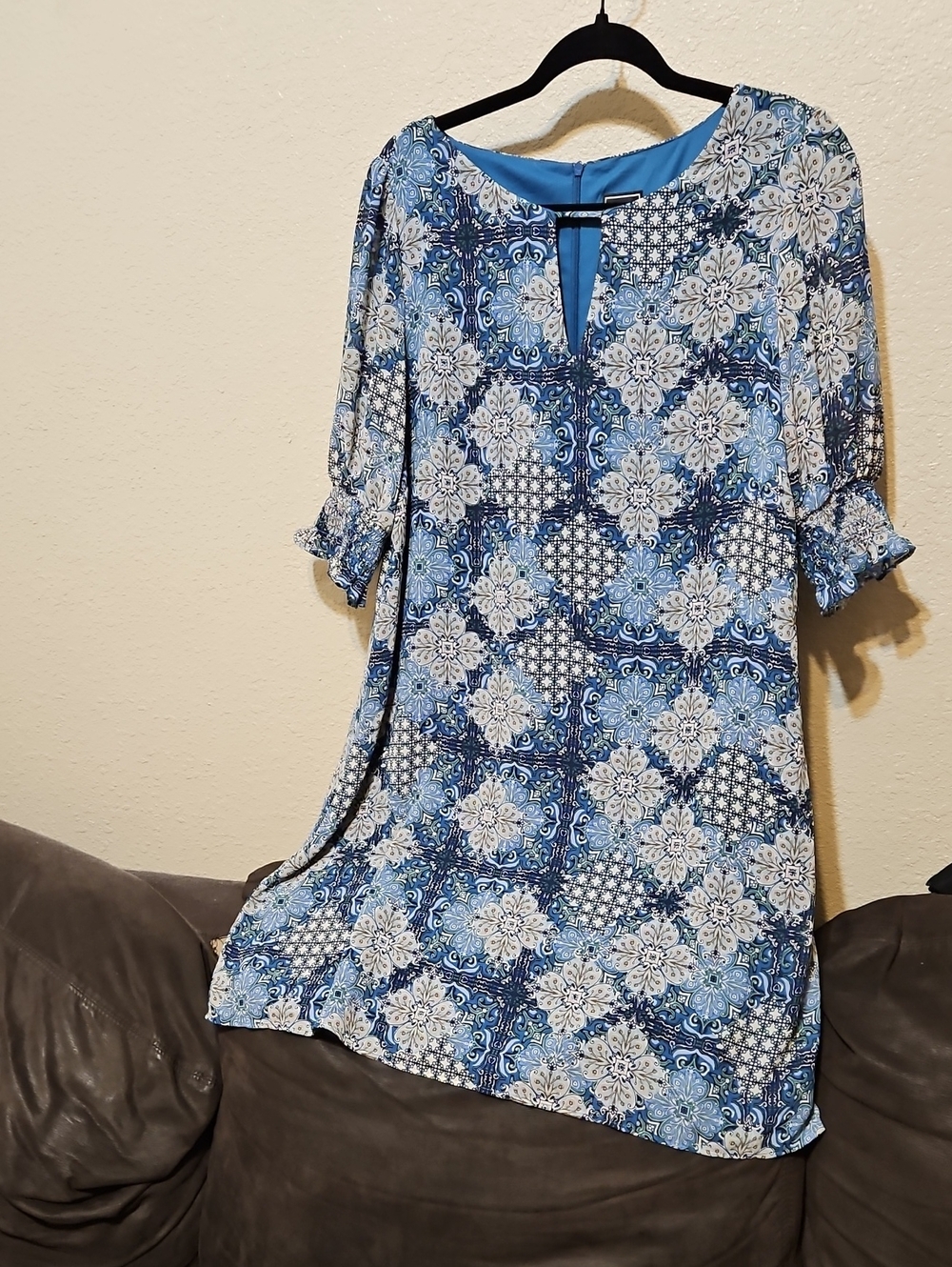 Blue Floral Print Midi Dress with Keyhole Detail
